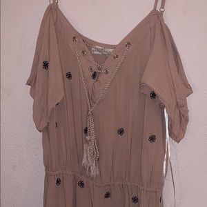 Cute cold shoulder flower romper